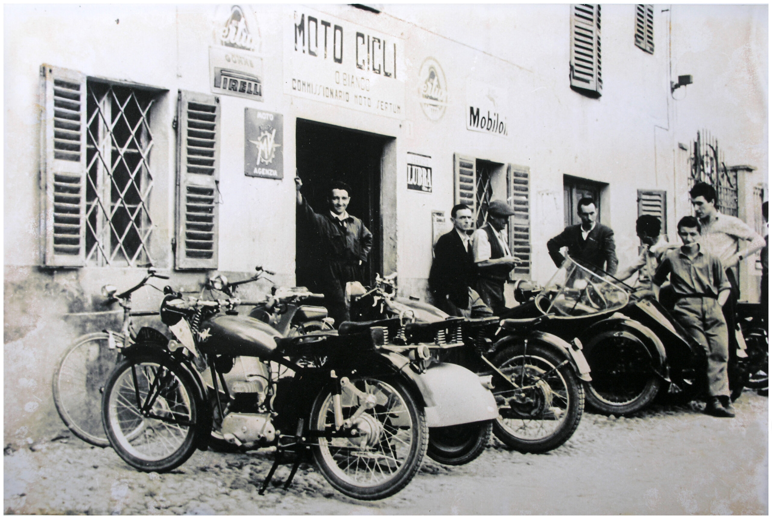 Officina motocicli Bianco